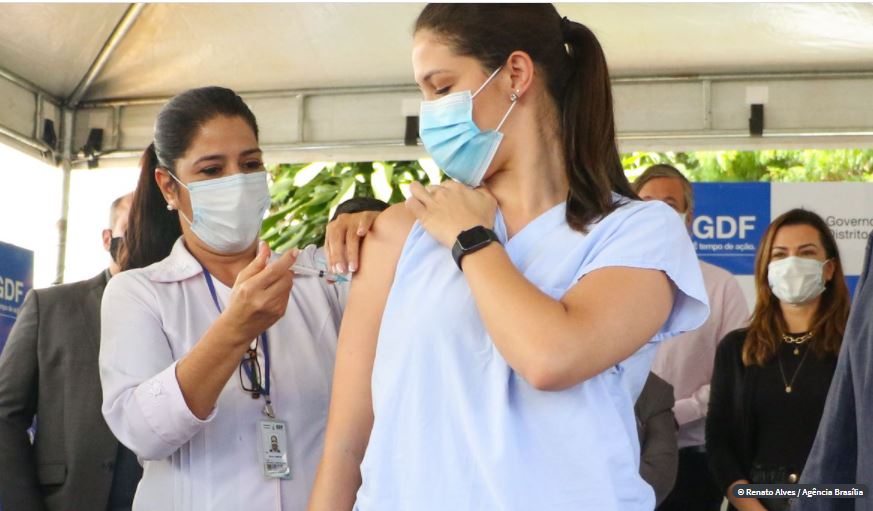 Vacinação contra a covid-19 já teve início em quase todo o país - Notícia - UNA-SUS